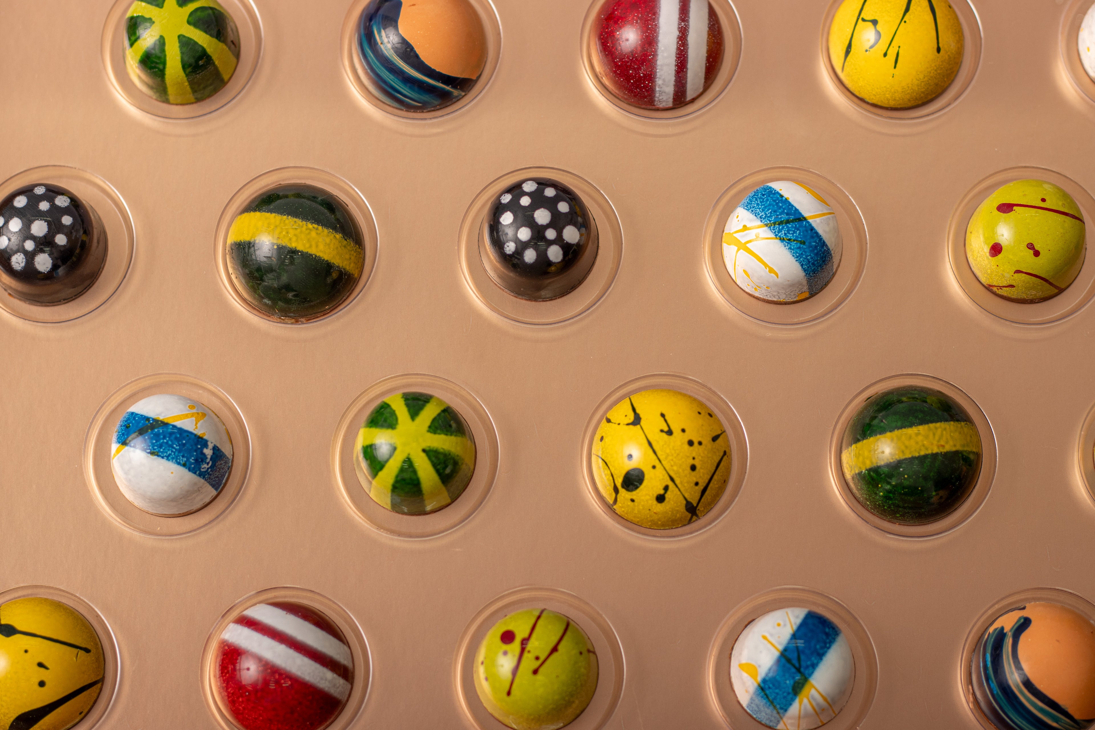 Artisanal Pralines Gift Box - 28 pieces